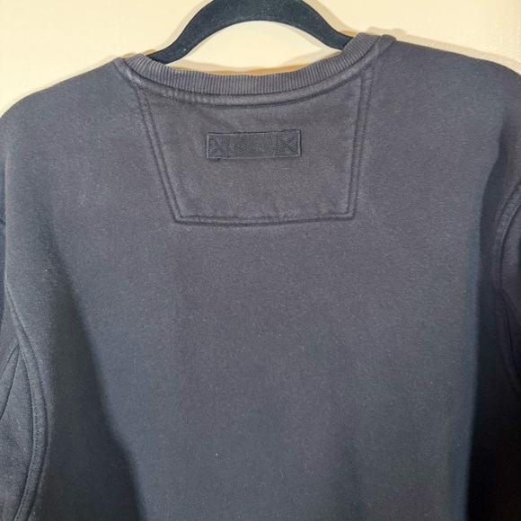 Men’s Duluth Souped Up Sweats Distressed Black Crewneck with Pocket size Medium - Picture 4 of 6